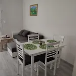 Cambor - Na Skok Do Prirody A Mesta *
