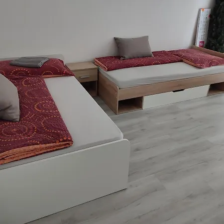 Cambor - Na Skok Do Prirody A Mesta Apartmán *