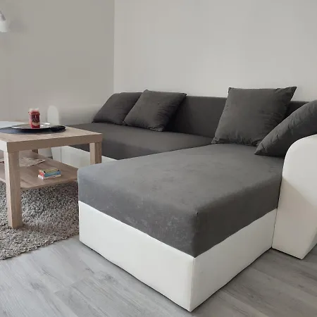 Cambor - Na Skok Do Prirody A Mesta *