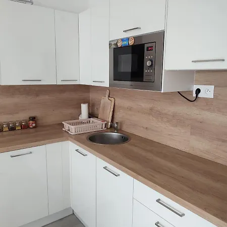 Cambor - Na Skok Do Prirody A Mesta