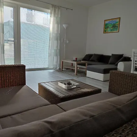 Cambor - Na Skok Do Prirody A Mesta * 스투파바