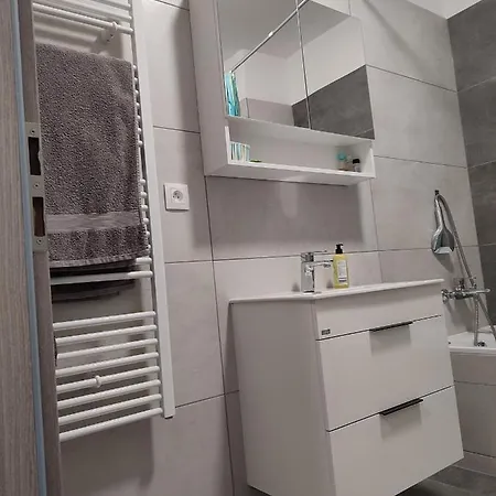 Cambor - Na Skok Do Prirody A Mesta *